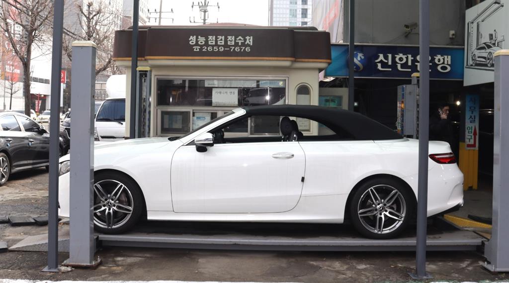 Mercedes-Benz E-Class E200 Cabriolet 5