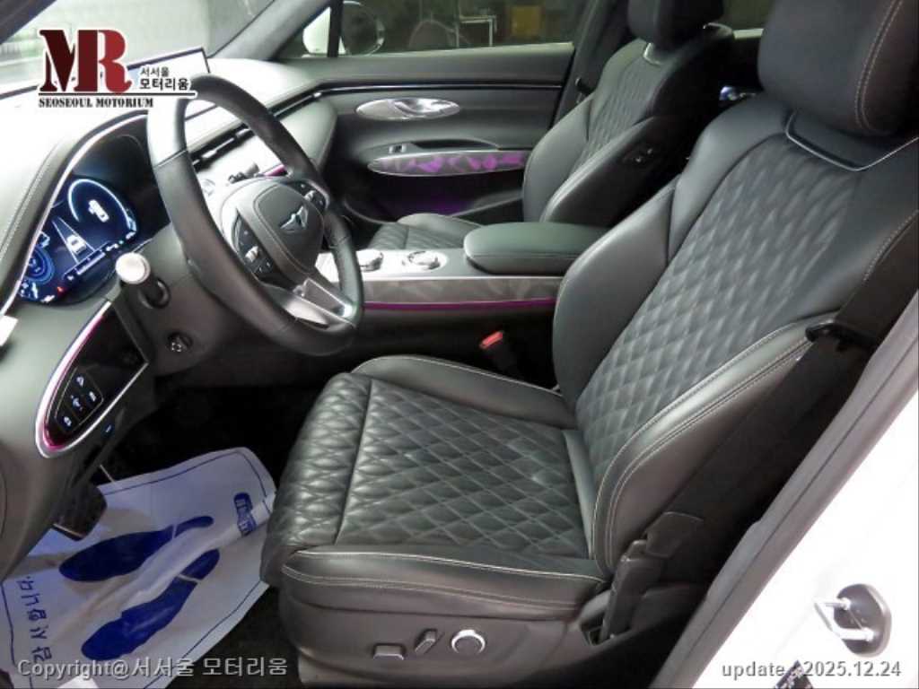 Genesis GV70 2.5T Gasoline 2WD Sport 6