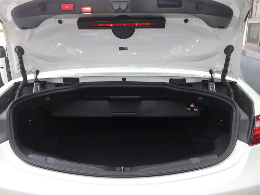 Mercedes-Benz E-Class E200 Cabriolet 8