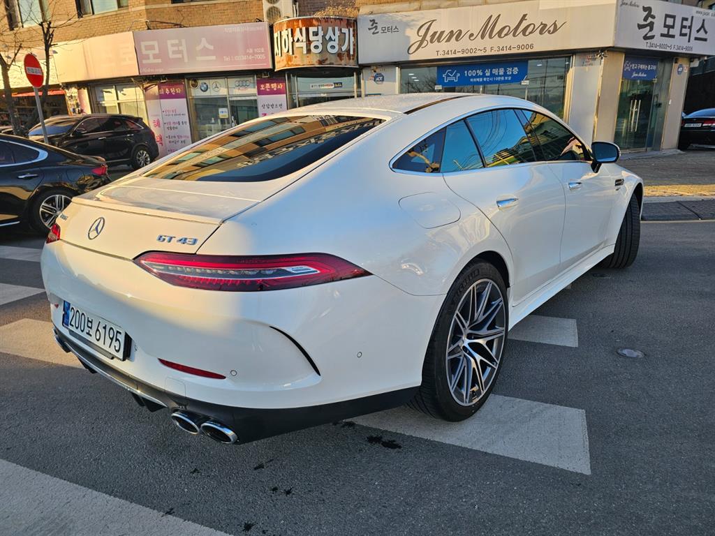 Mercedes-Benz AMG GT 4 Duo 43 4MATIC+ 7