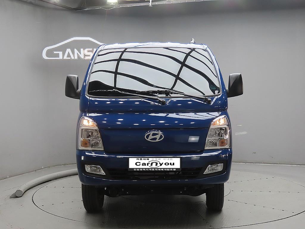 Hyundai Porter Super Cab/ Long Wheelbase/ 4WD Smart