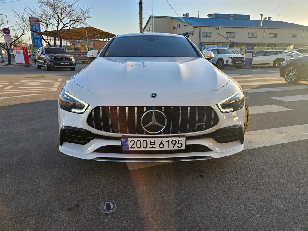 Mercedes-Benz AMG GT 4 Duo 43 4MATIC+