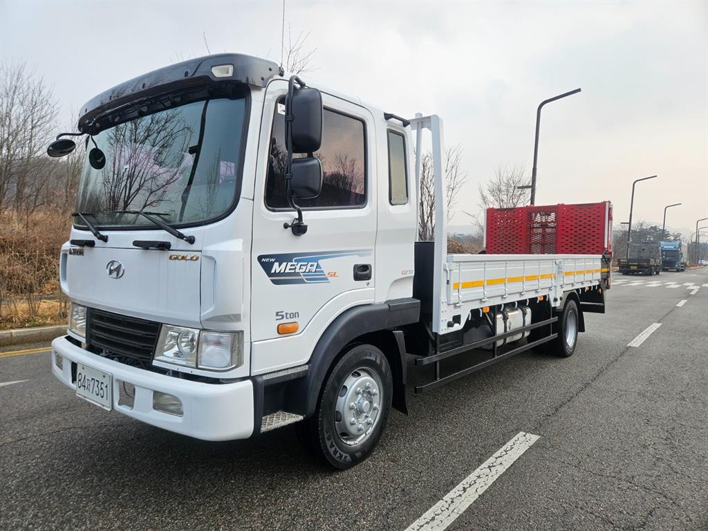 현대 메가트럭 카고 4.5톤 수동 - 중고 트럭 매물 이미지