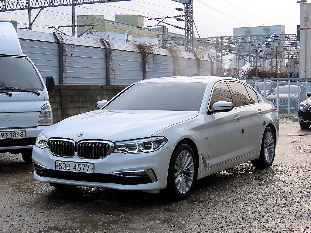 BMW 5시리즈 530i xDrive 럭셔리 플러스 사진 2/20