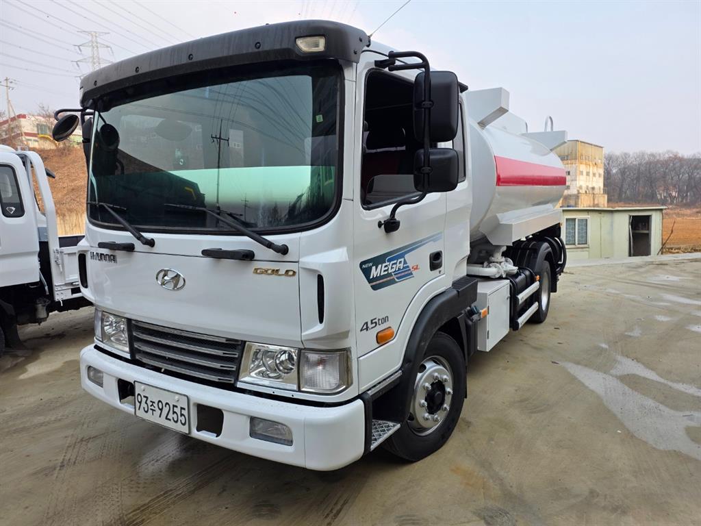 현대 탱크로리 메가트럭 철탱크 10,000L 수동 - 중고 트럭 매물 이미지