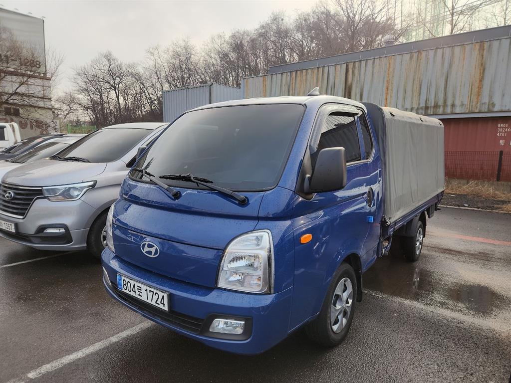 Hyundai Porter Super Cab/ Long Wheelbase/ 2WD Premium