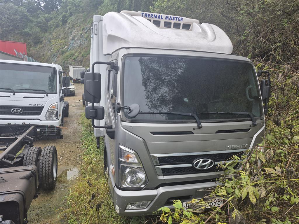 현대 올뉴마이티 3.5톤 냉동탑 투냉 - 중고 트럭 매물 이미지