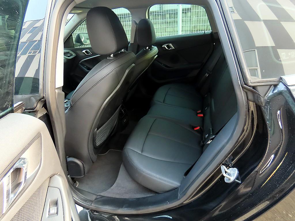 BMW 2 Series 220i Gran Coupe Sport 7