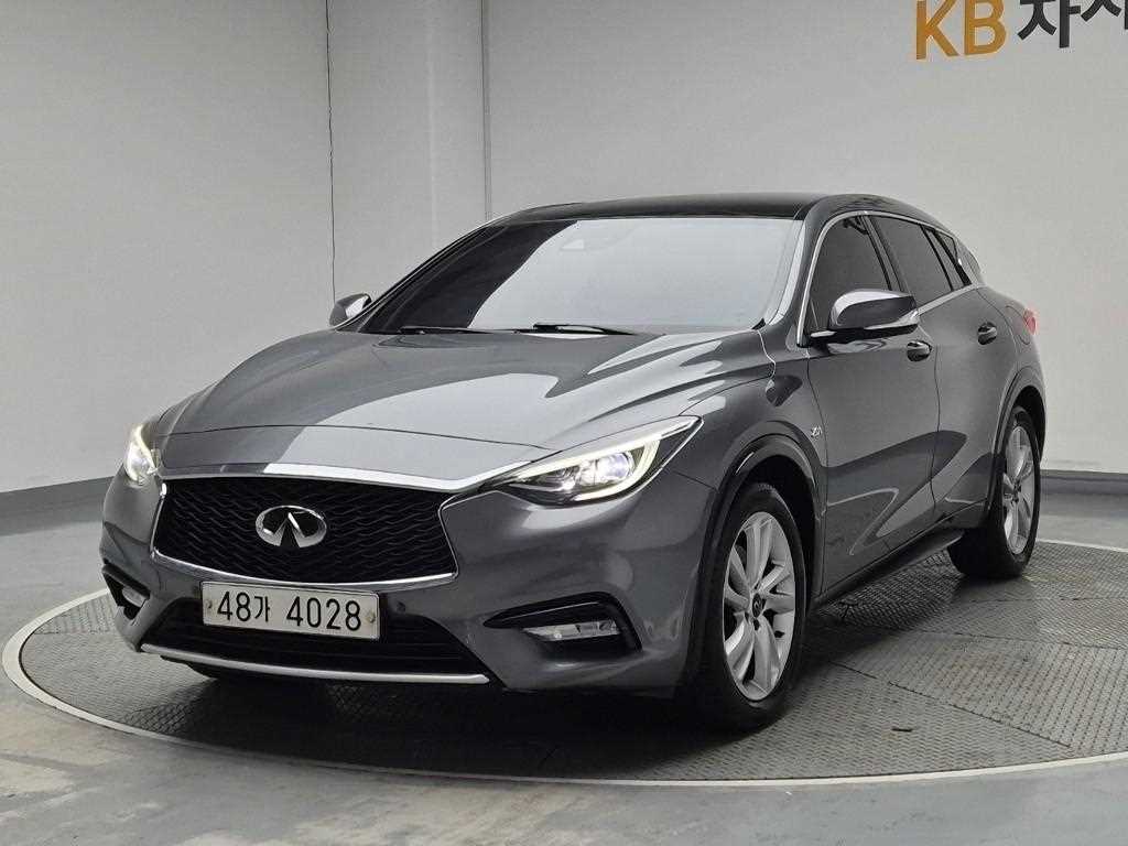 Infiniti Q30 2.0 Essential