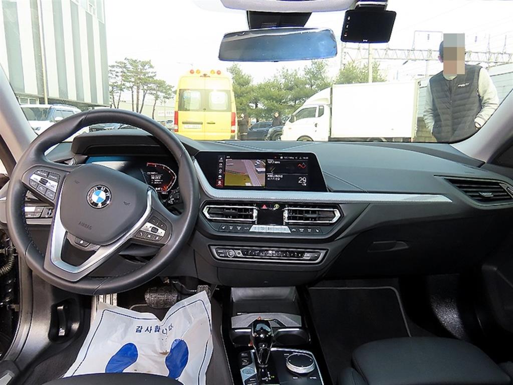 BMW 2 Series 220i Gran Coupe Sport 8