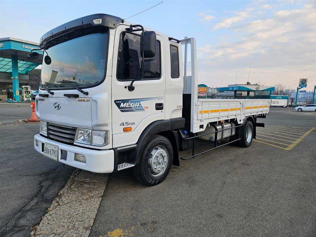 현대 메가트럭 카고 4.5톤 수동 - 중고 트럭 매물 이미지