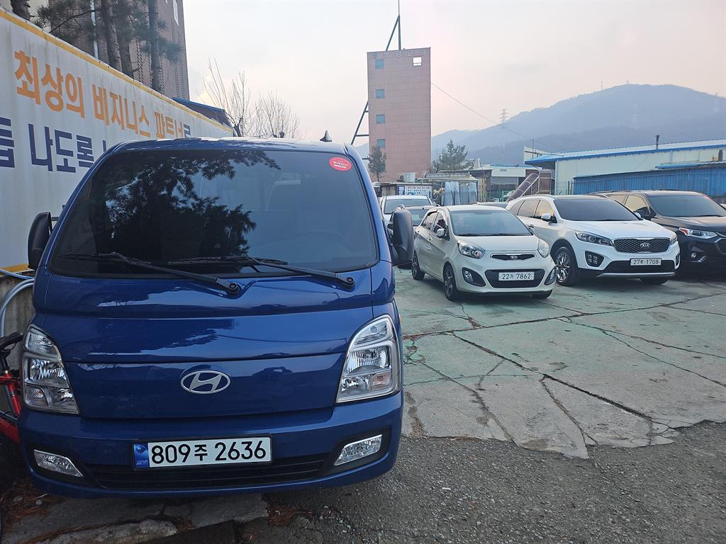 Hyundai Porter Super Cab/ Long Wheelbase/ 2WD Smart 3