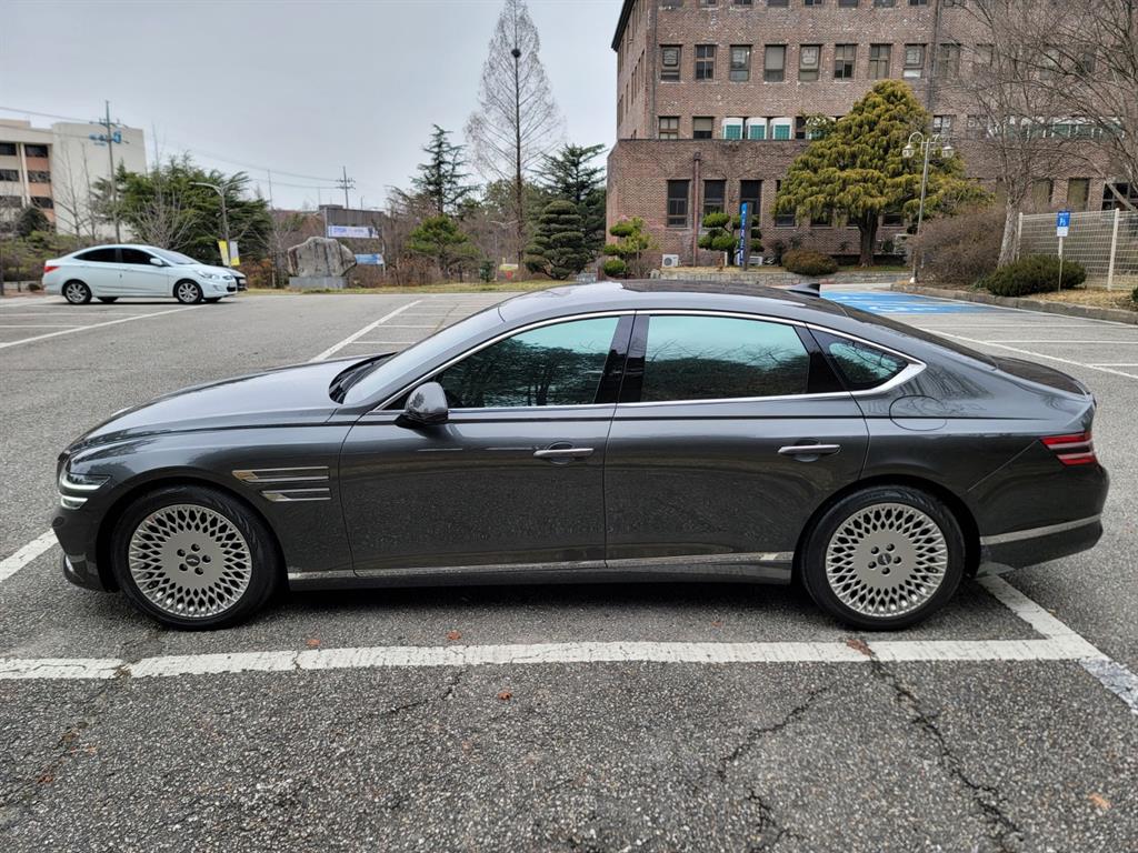 Genesis G80 2.5 Gasoline Turbo AWD 5