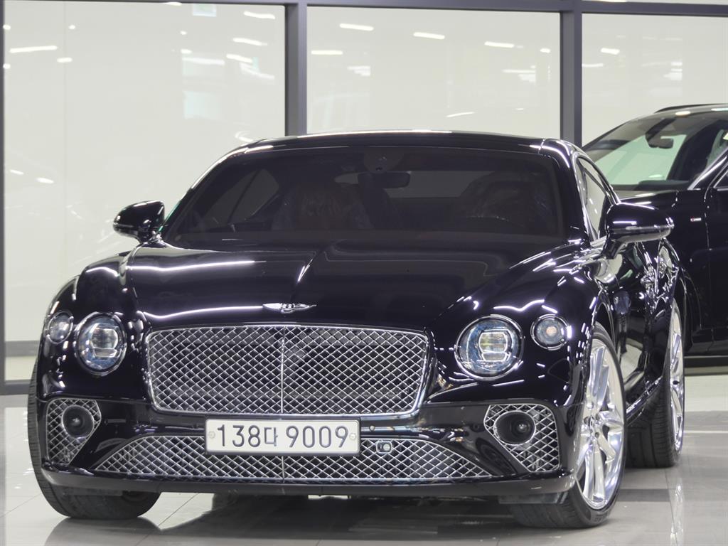 컨티넨탈 GT 3세대 4.0 V8 GT 2021년식