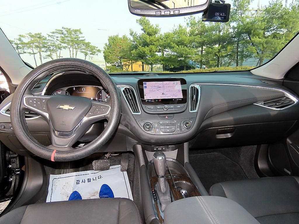 Chevrolet Malibu Gasoline 2.0 Turbo Perfect Black 8