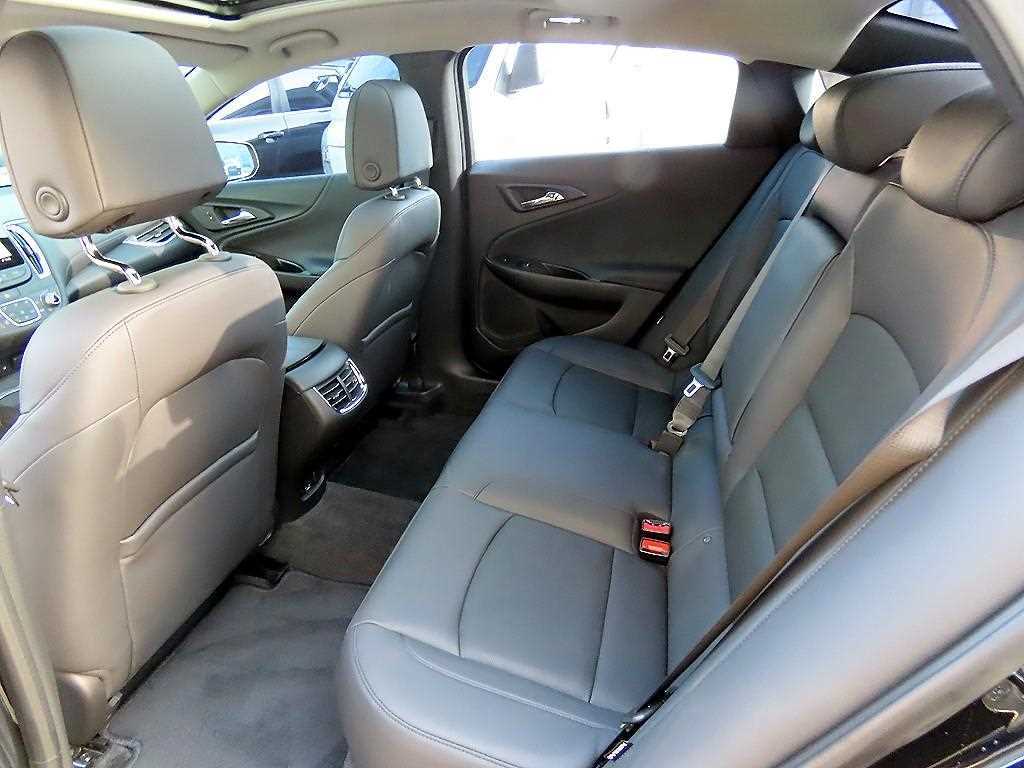 Chevrolet Malibu Gasoline 2.0 Turbo Perfect Black 7