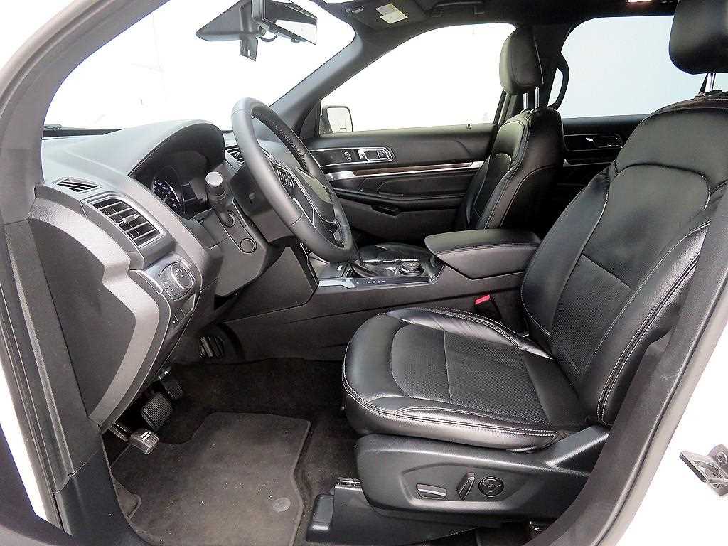 Ford Explorer 2.3 EcoBoost Limited 4WD 8