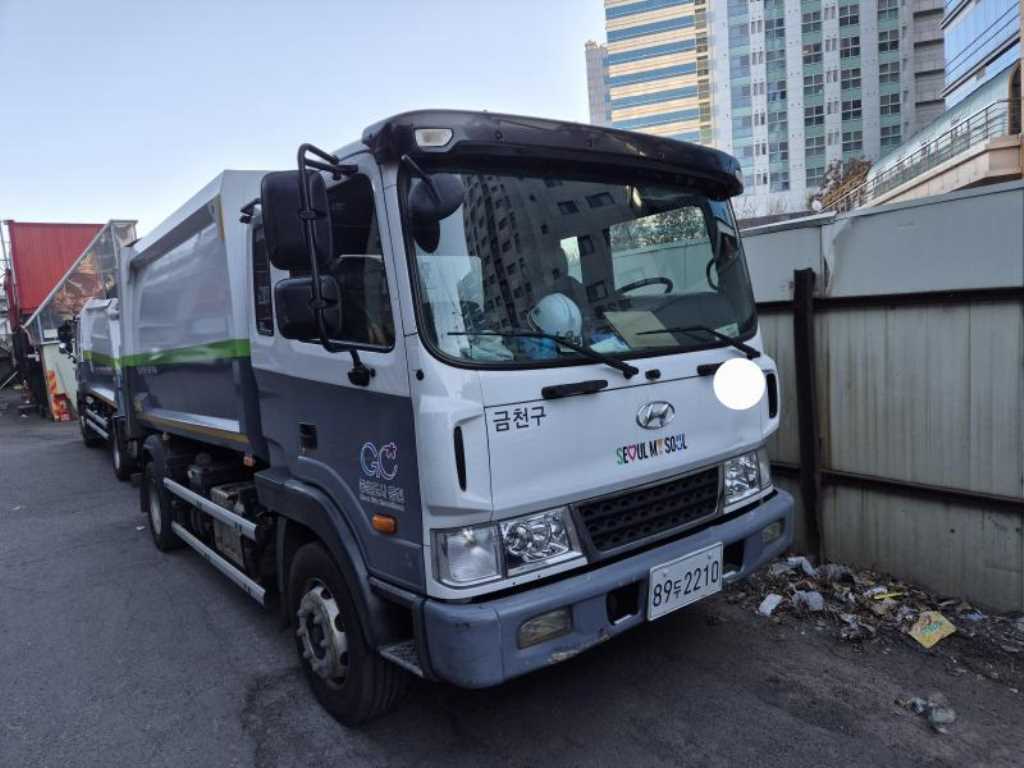 현대 압착진개 메가트럭 5톤 - 중고 트럭 매물 이미지