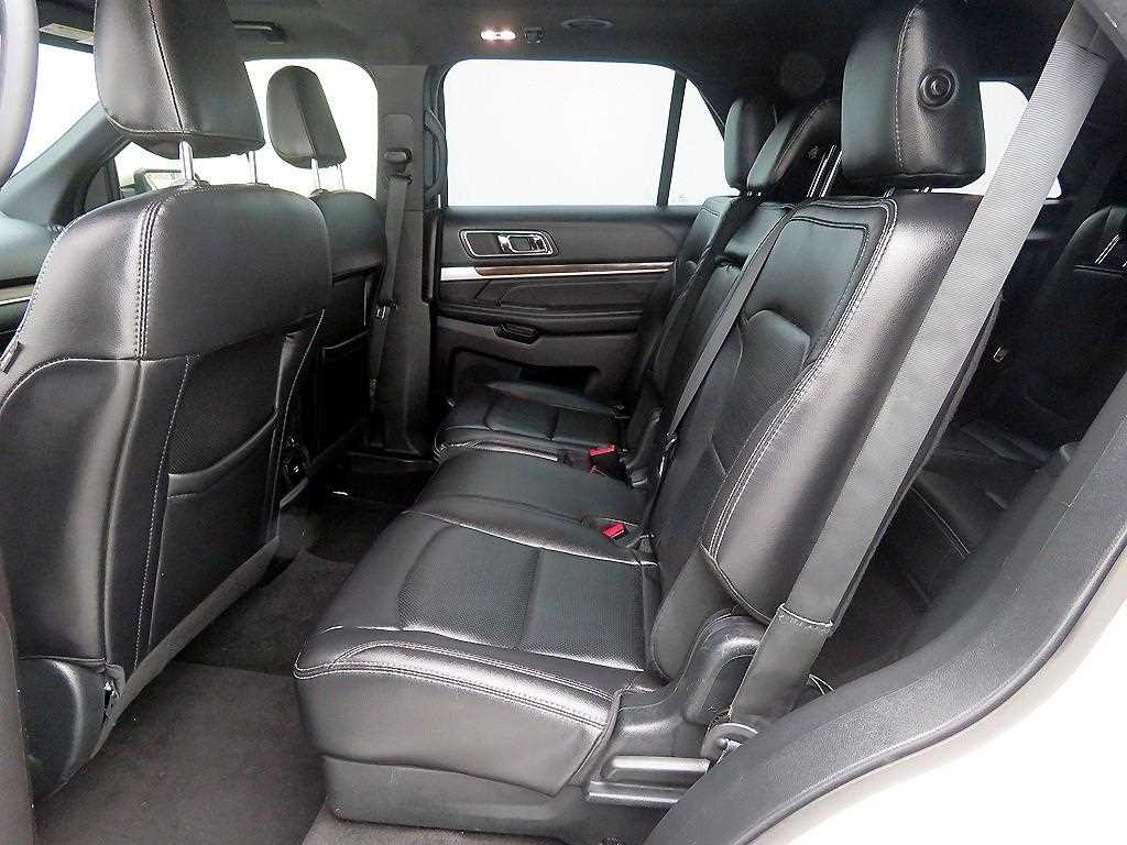 Ford Explorer 2.3 EcoBoost Limited 4WD 9