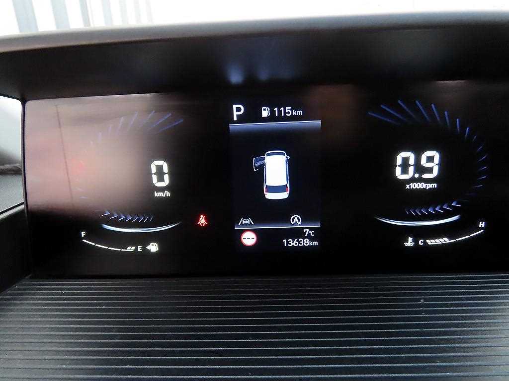 Hyundai Staria 2WD Diesel Cargo Modern 10