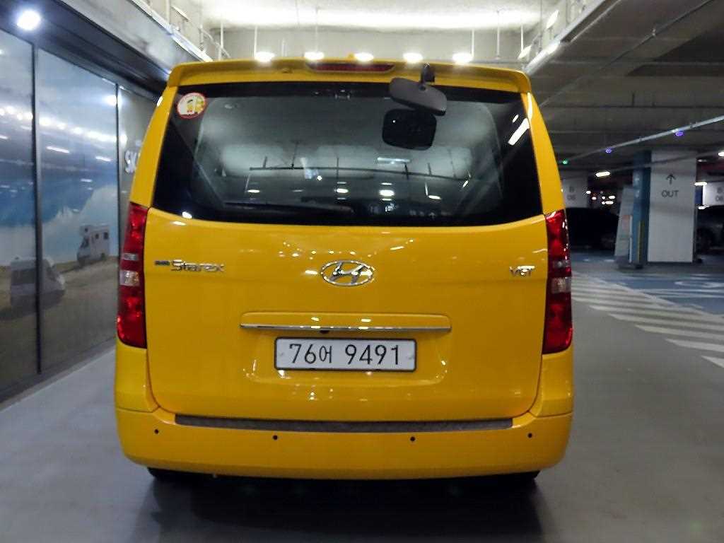 Hyundai Starex 2WD Wagon 7