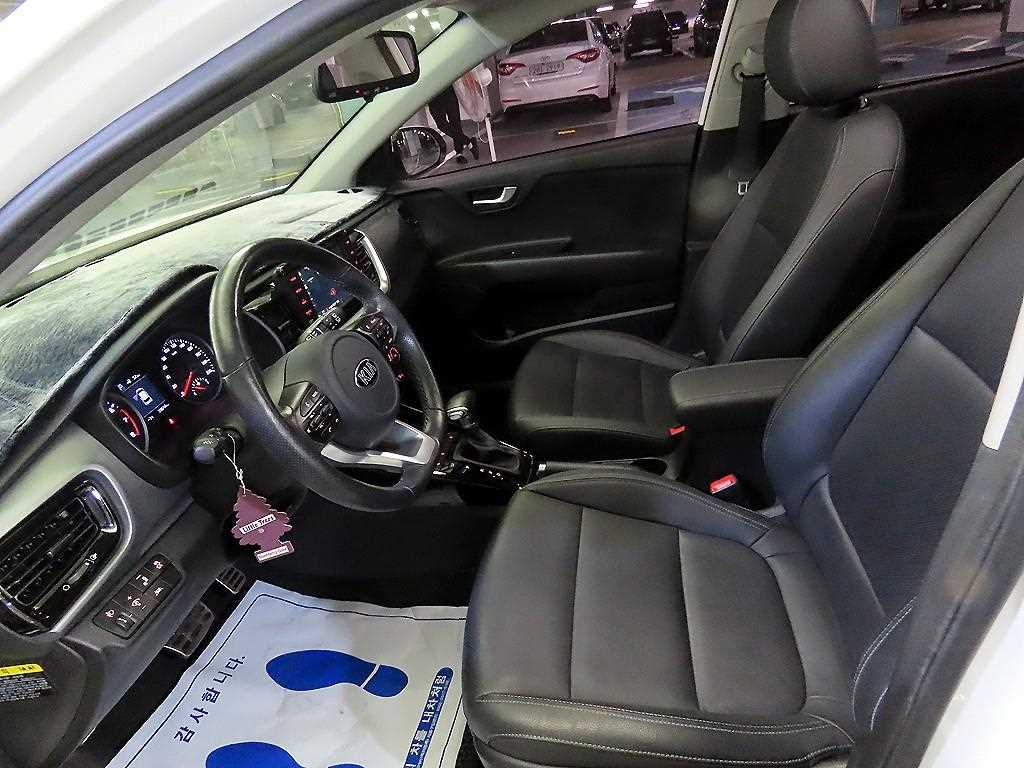 Kia Stonic Gasoline 1.4 Prestige 7