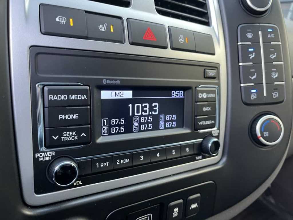 Hyundai Porter Super Cab/ Long Wheelbase/ 2WD Premium 10