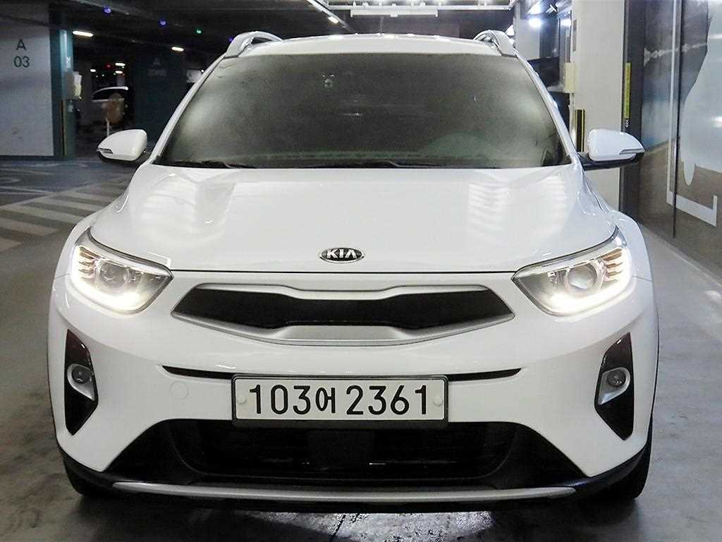 Kia Stonic Gasoline 1.4 Prestige 3