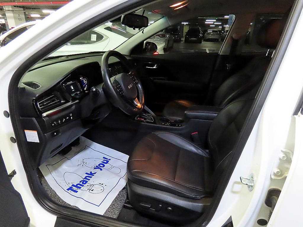 Kia Niro 1.6 HEV Noblesse 7