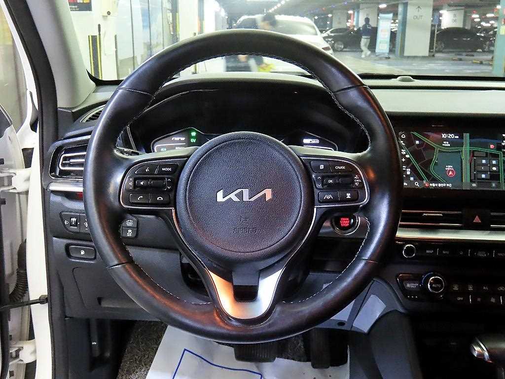 Kia Niro 1.6 HEV Noblesse 9