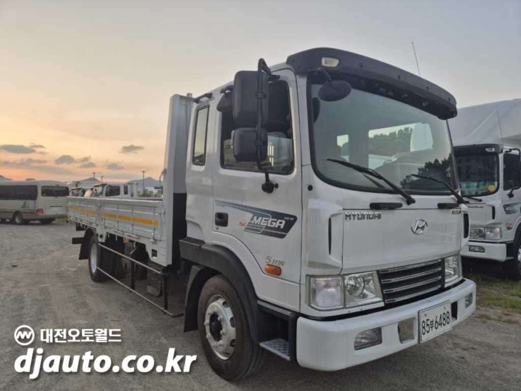 현대 메가트럭 270 카고 4.5톤 수동 - 중고 트럭 매물 이미지