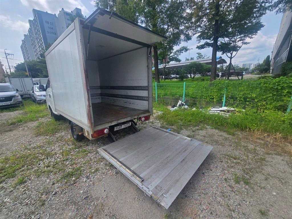 Hyundai Porter Super Cab/ Long Wheelbase 6