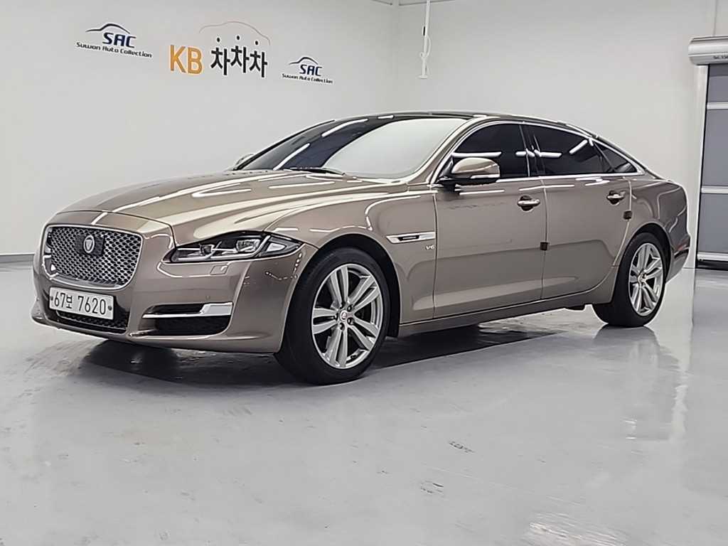 재규어 XJ 3.0 SC AWD 포트폴리오 LWB 사진 2/18