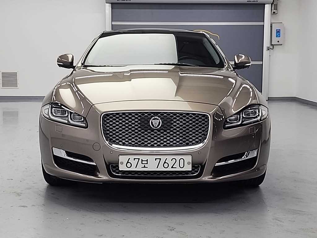 XJ (X351) 3.0 SC AWD 포트폴리오 LWB 2017년식