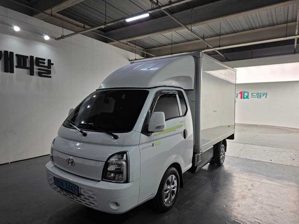 Hyundai Porter 1.0 Ton/ Super Cab/ Long Wheelbase