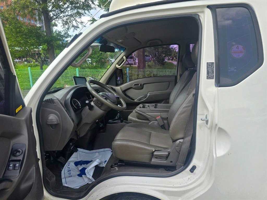 Hyundai Porter Super Cab/ Long Wheelbase 7