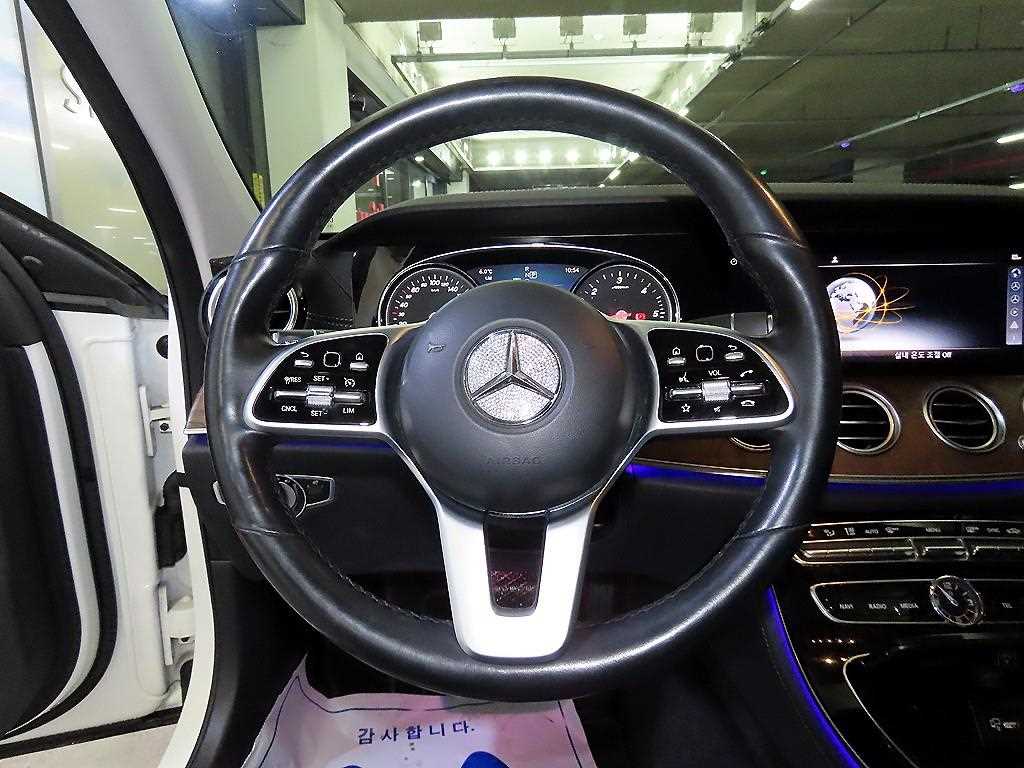 Mercedes-Benz E-Class E220d 4MATIC Exclusive 9