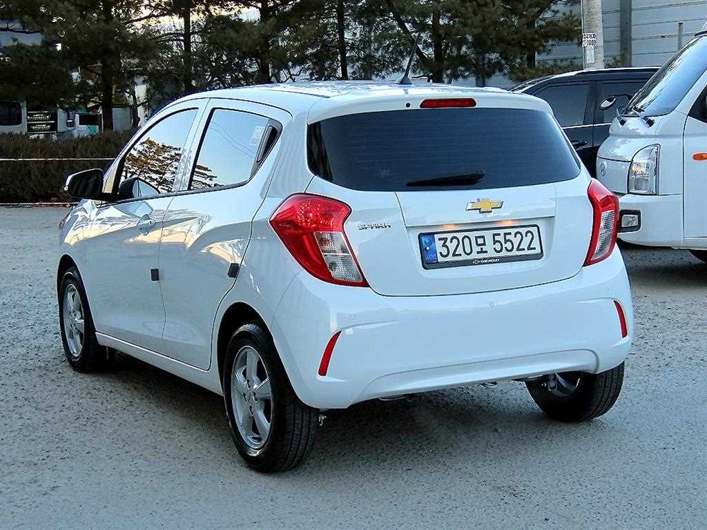 Chevrolet Spark LT 4