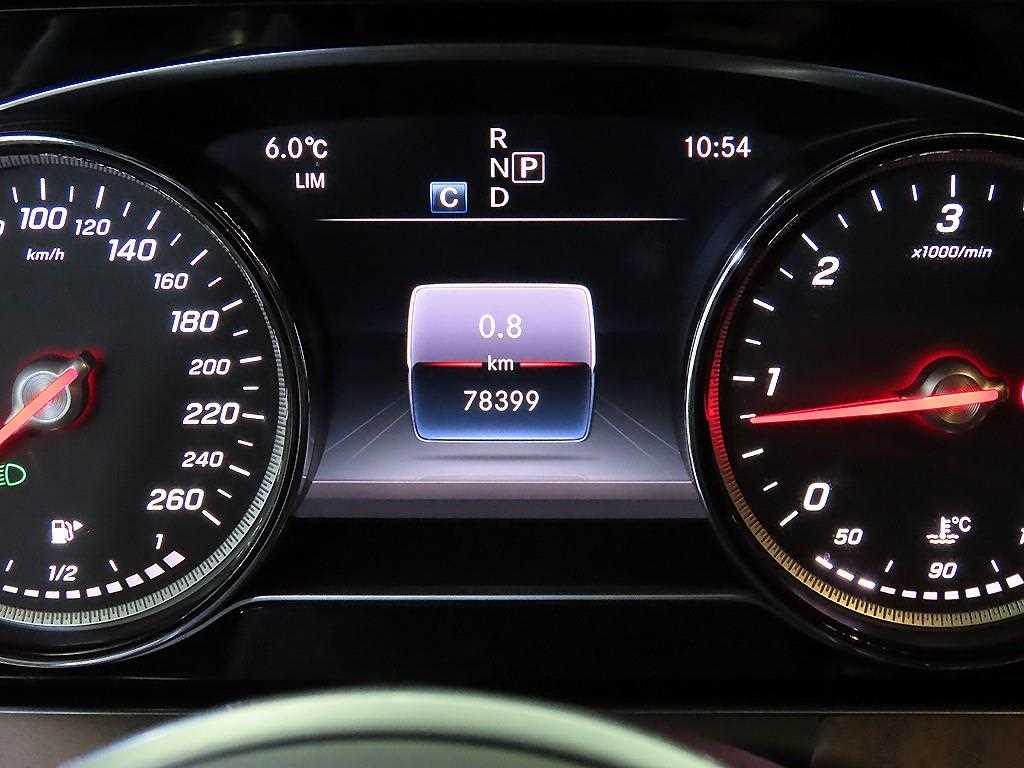 Mercedes-Benz E-Class E220d 4MATIC Exclusive 10