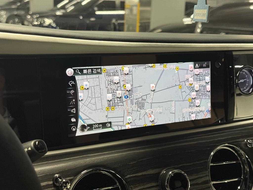 Rolls Royce Ghost 6.6 V12 10