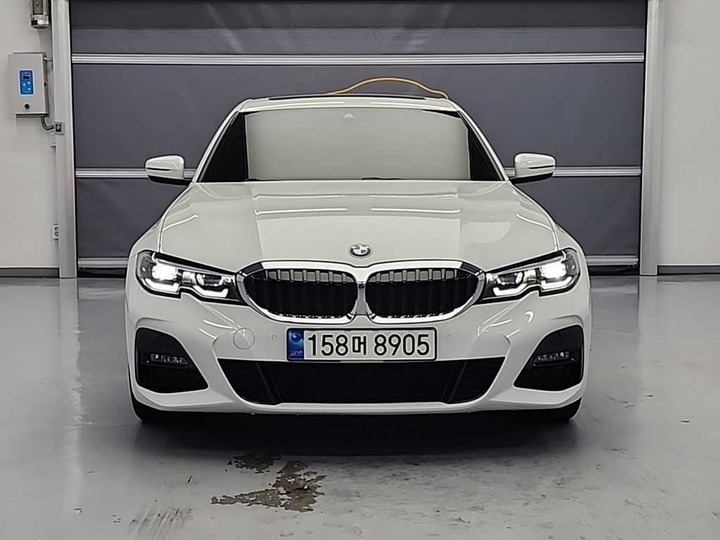 BMW 3시리즈 320d xDrive M 스포츠 사진 2/19