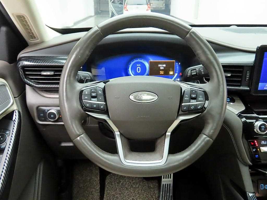 Ford Explorer 3.0 AWD Platinum 9
