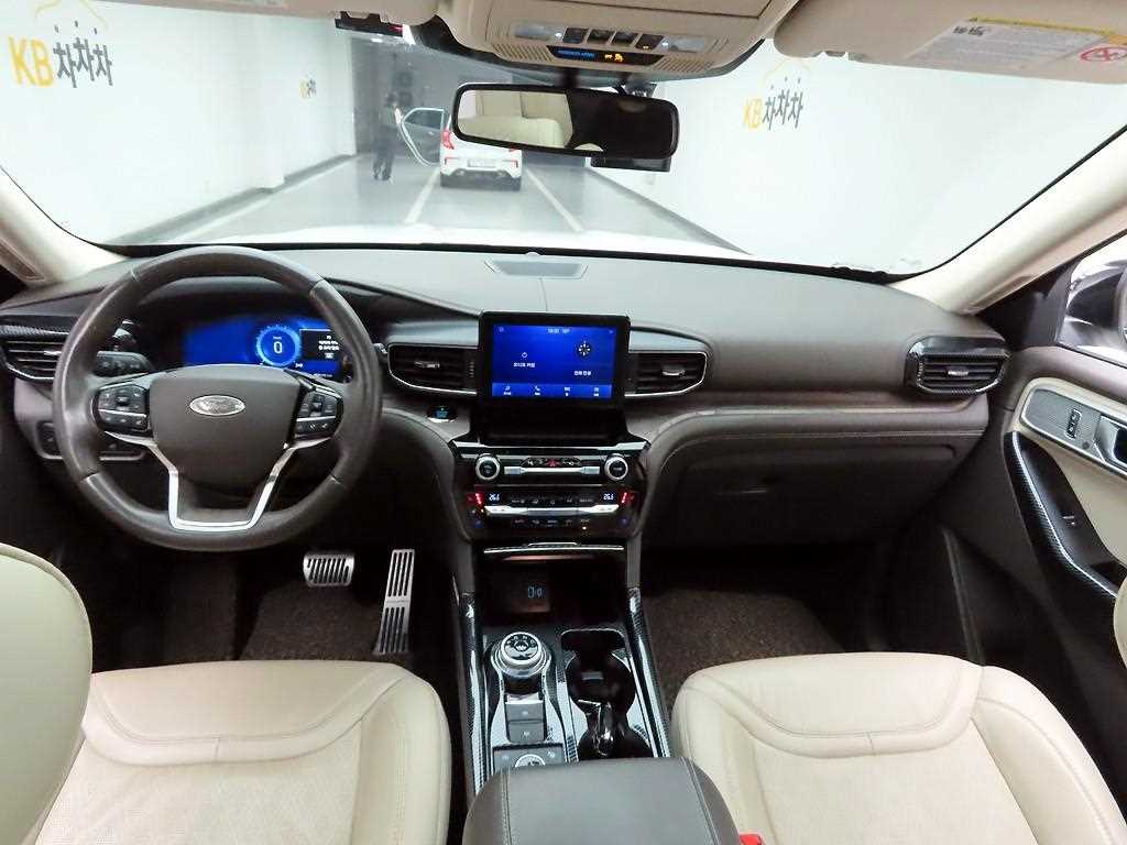Ford Explorer 3.0 AWD Platinum 8