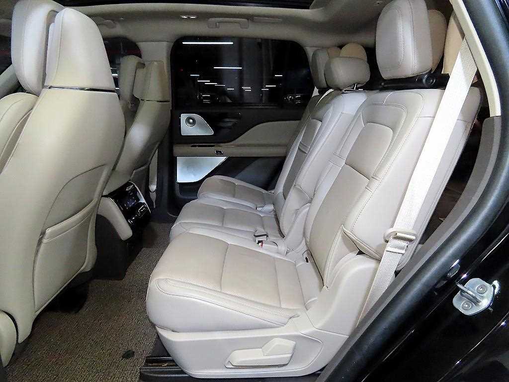 Lincoln Aviator 3.0 Reserve AWD 8