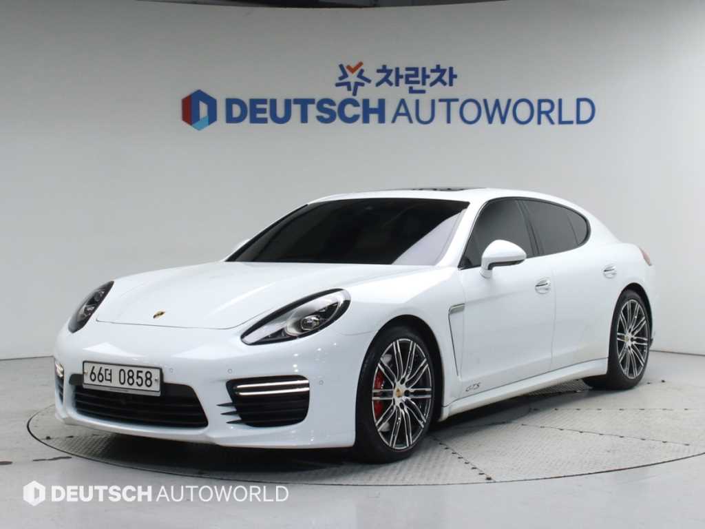 Porsche Panamera 4.8 GTS