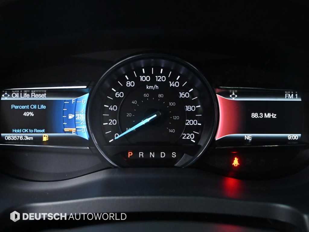 Ford Explorer 2.3 EcoBoost Limited 4WD 9