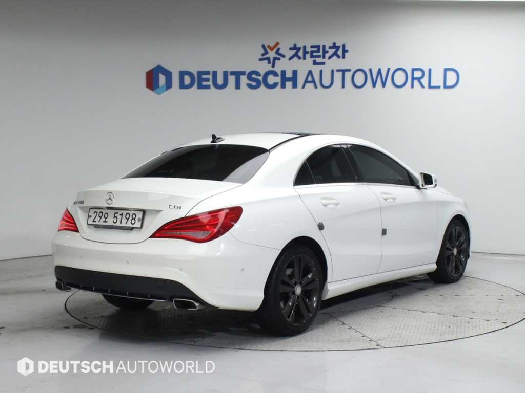벤츠 CLA 클래스 CLA 200 CDI 사진 2/20