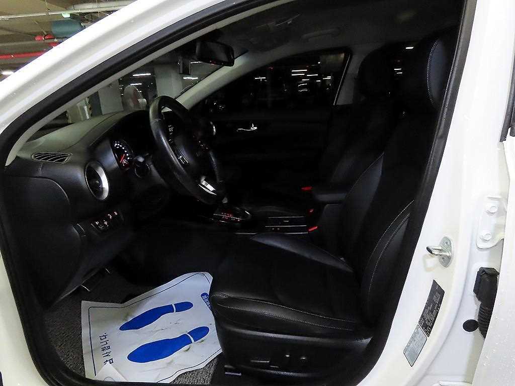 Kia K3 1.6 Gasoline Prestige 7