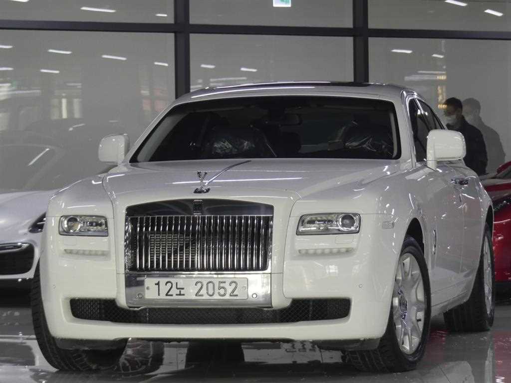 고스트 6.6 V12 2011년식