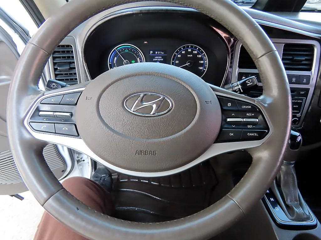 Hyundai Porter 1.0 Ton/ Super Cab/ Long Wheelbase 10